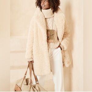 Banana Republic Sherpa Cocoon Coat in Ivory Cream Size M